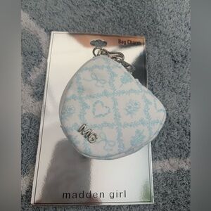 Madden Girl Heart Pouch Bag [Blue Floral]